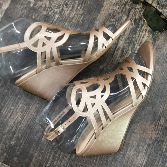 Studio Isola Metallic Champagne Wedge Sandals - Picture 4 of 11